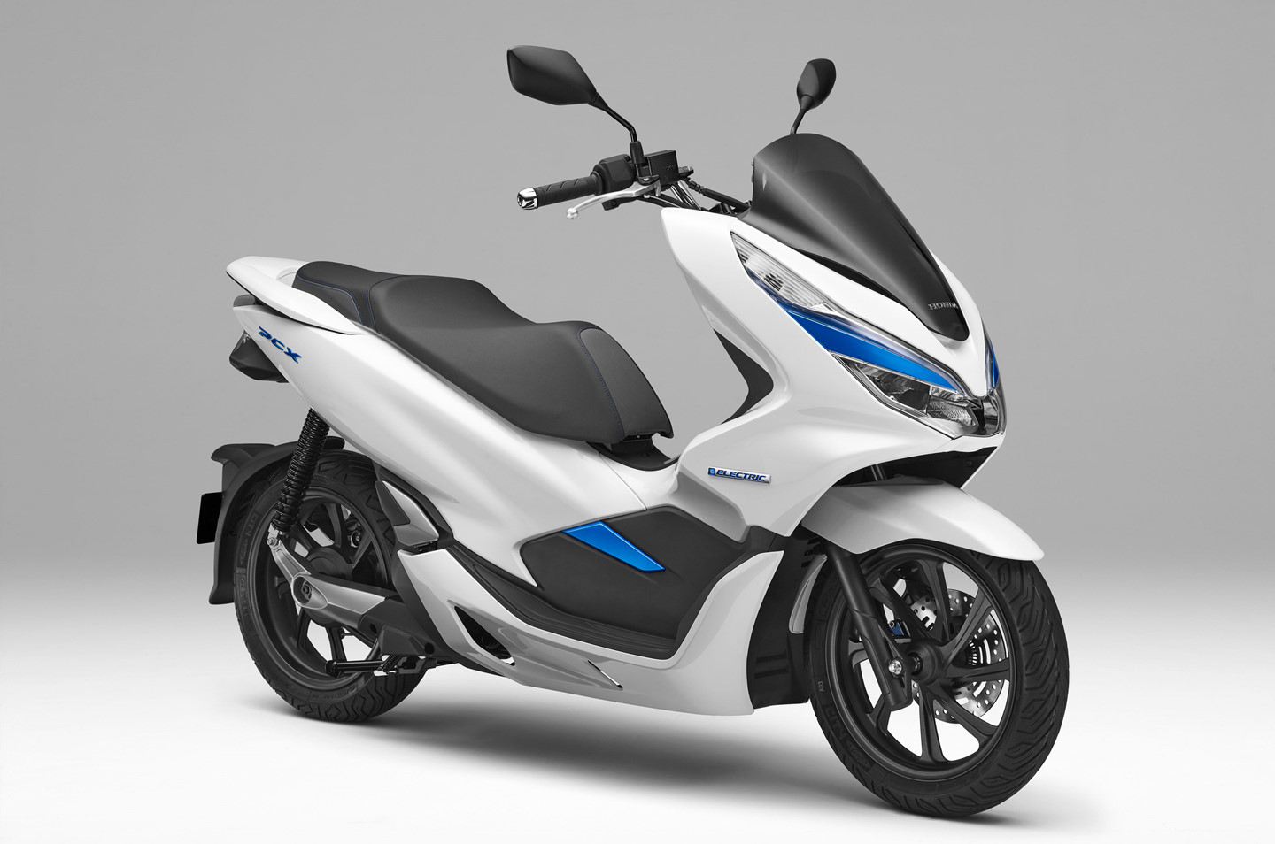Mẫu xe máy điện Honda PCX mới được giới thiệu ở Hà Nội